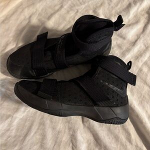 Nike LeBron Basketball Shoes - Like new